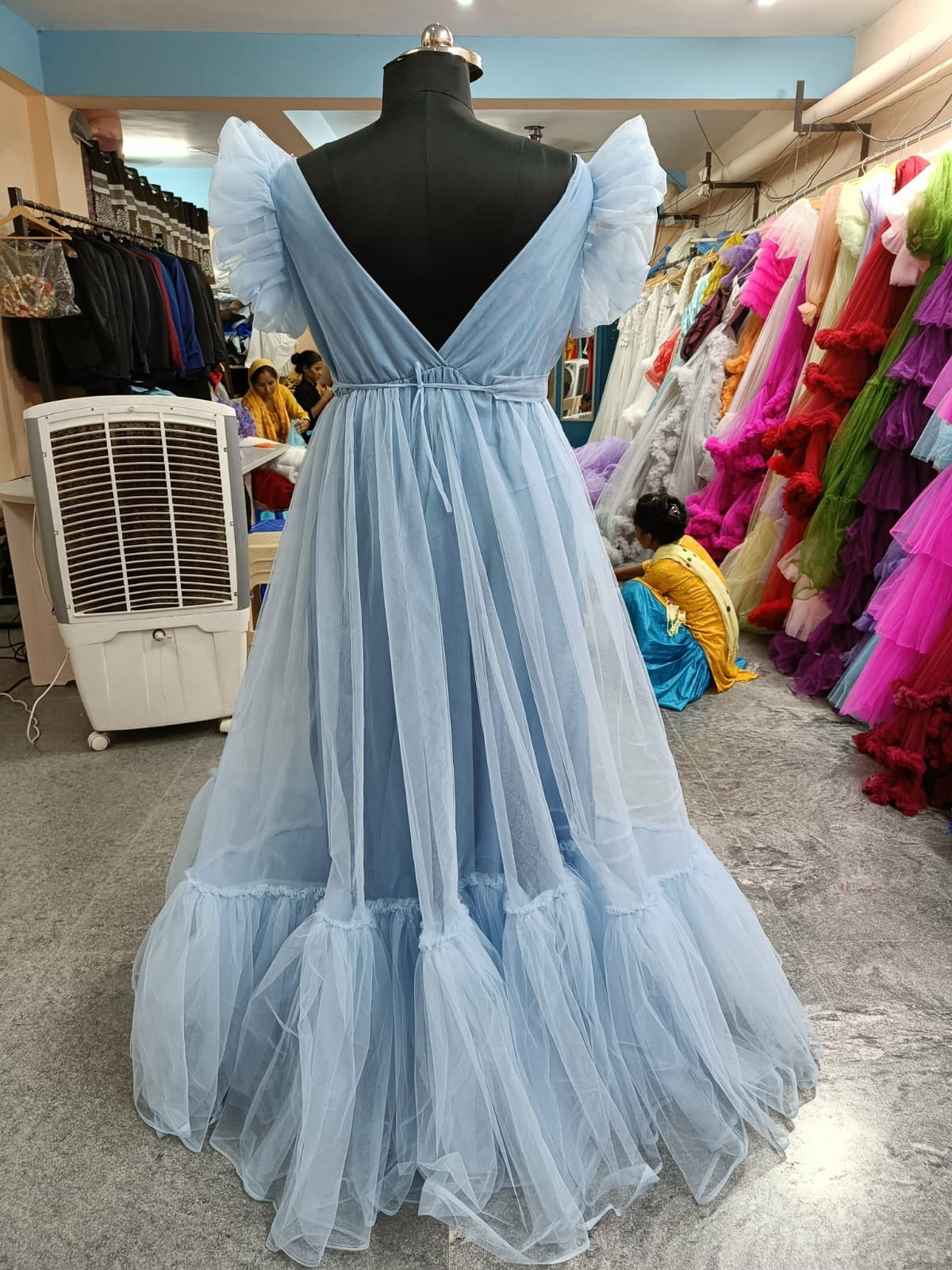 G952, Blue Ruffled Maternity Shoot Gown, Size: All, Color: All