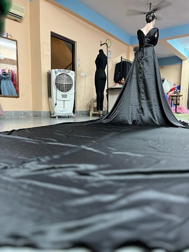 G550, Black satin slit cut PreWedding Shoot Long Trail Gown, Size: All, Color: All