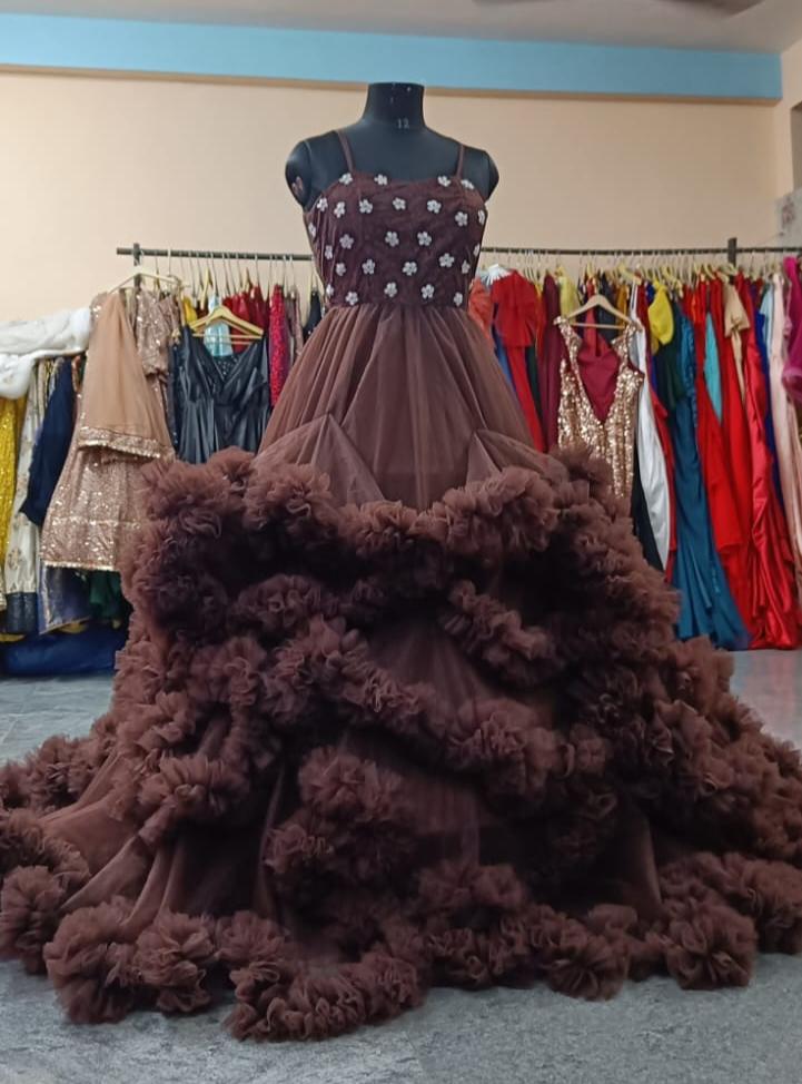 G2401, Brown Ruffled Frill Prewedding Shoot Trail Gown, Size (All)pp