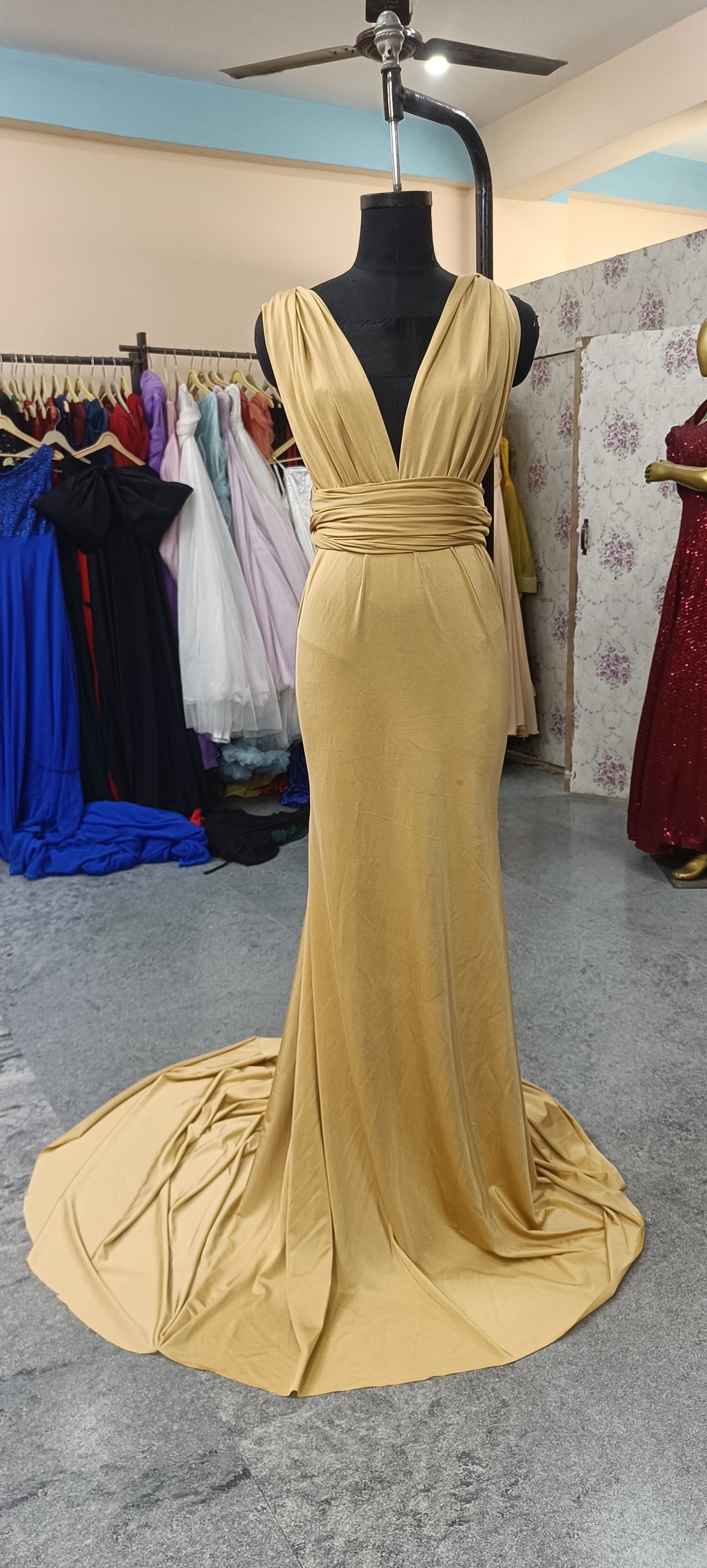 G1101, Golden Body fit Maternity Shoot Trail Gown, Size (All) pp