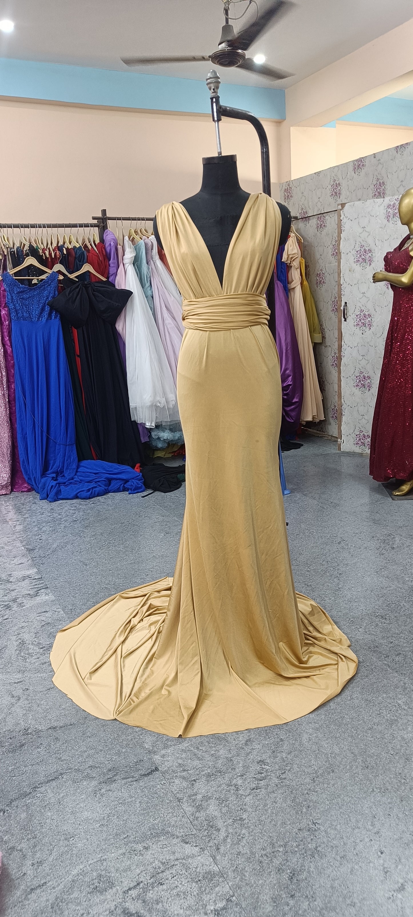G1101, Golden Body fit Maternity Shoot Trail Gown, Size (All) pp