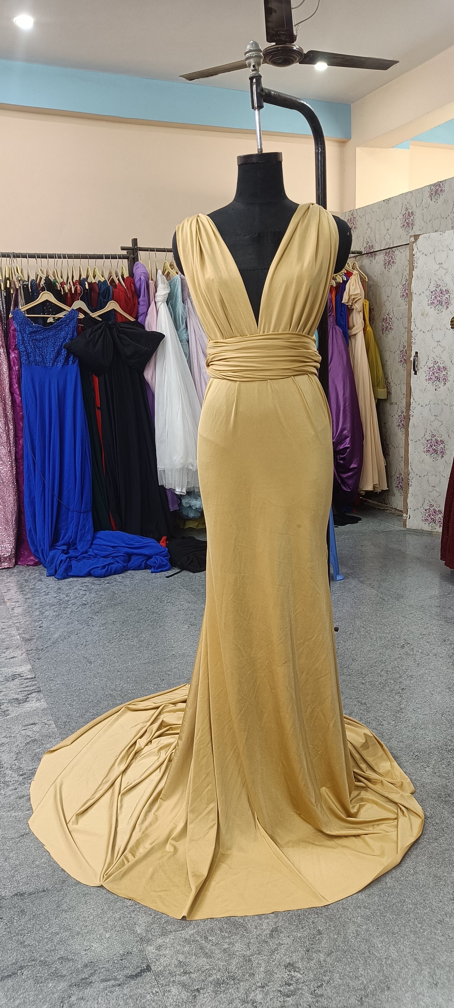 G1101, Golden Body fit Maternity Shoot Trail Gown, Size (All) pp