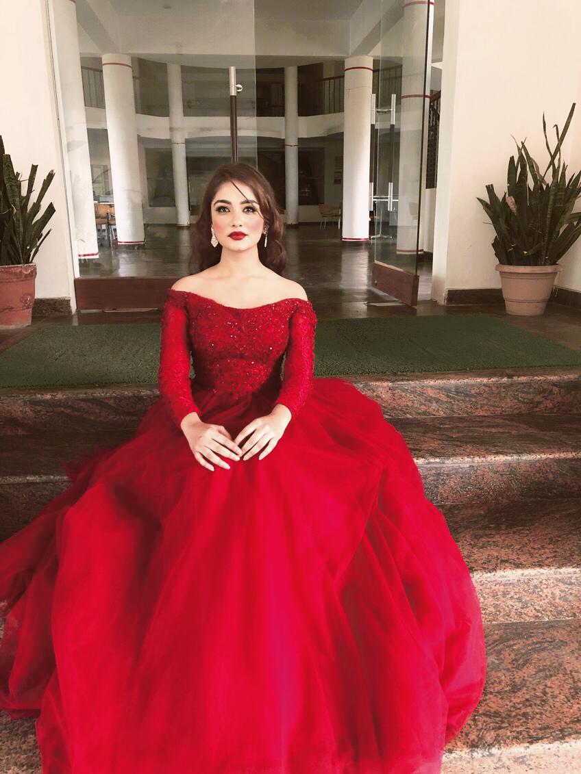 G135, Wine Semi OS Prewedding Shoot ball Gown Size: All, Color: All