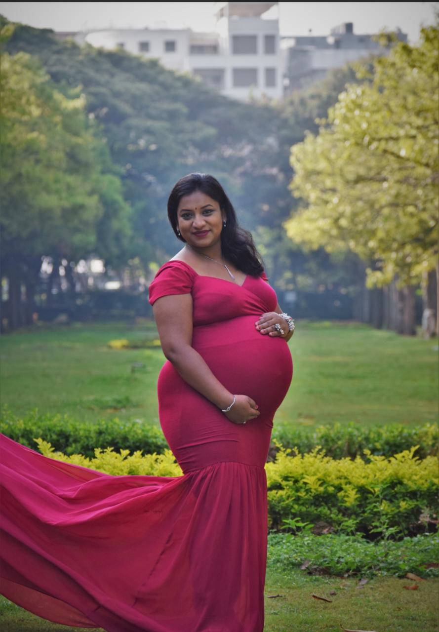 G231,Wine Red Maternity Shoot Baby Shower Trail Lycra Body Fit Gown, Size: All, Color: All