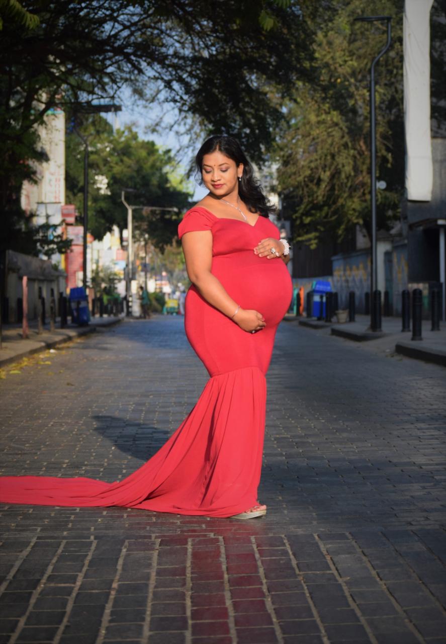 G231,Wine Red Maternity Shoot Baby Shower Trail Lycra Body Fit Gown, Size: All, Color: All