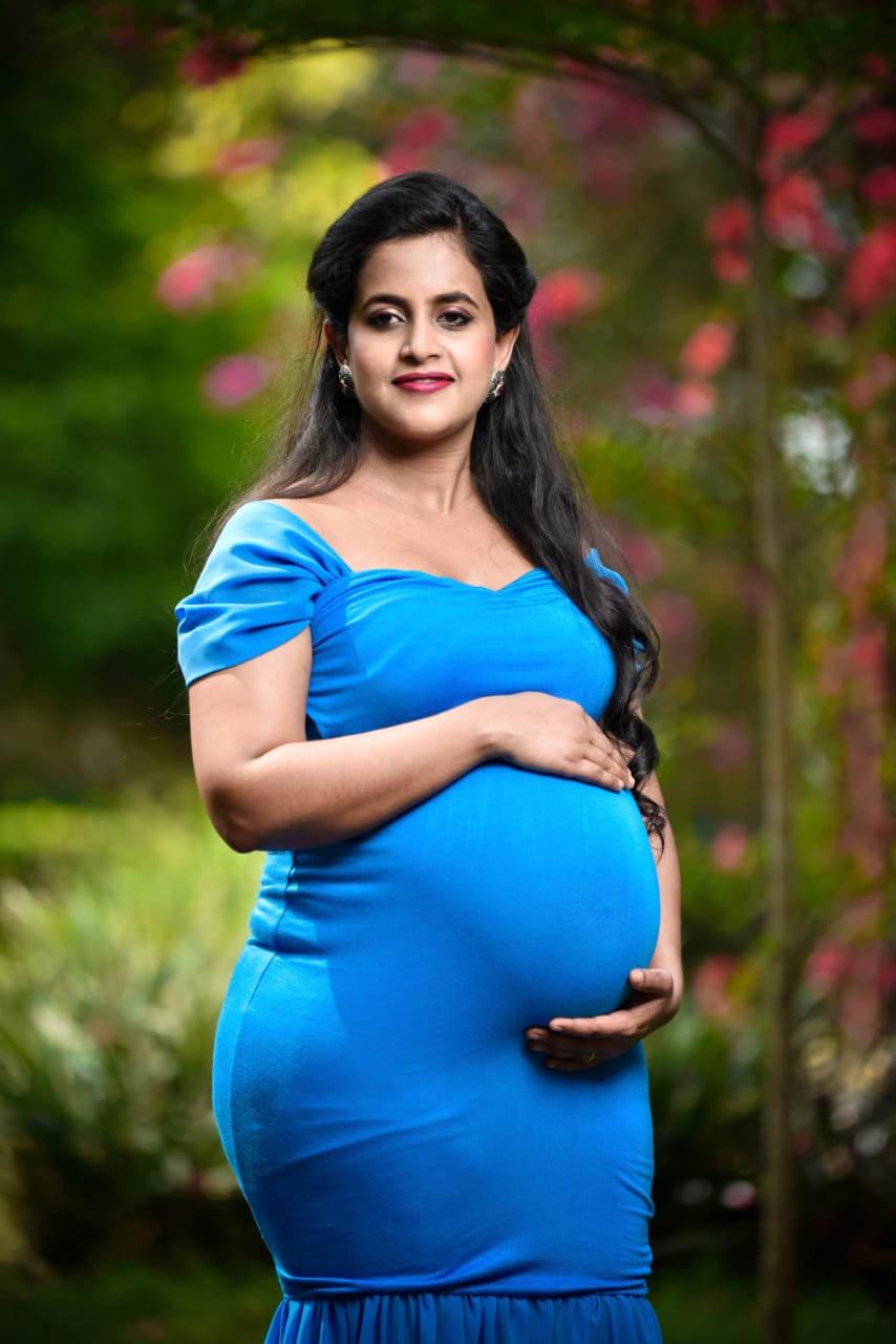 G46,Blue Maternity Shoot Trail Baby Shower Lycra Body Fit Gown, Size: All,Color: All