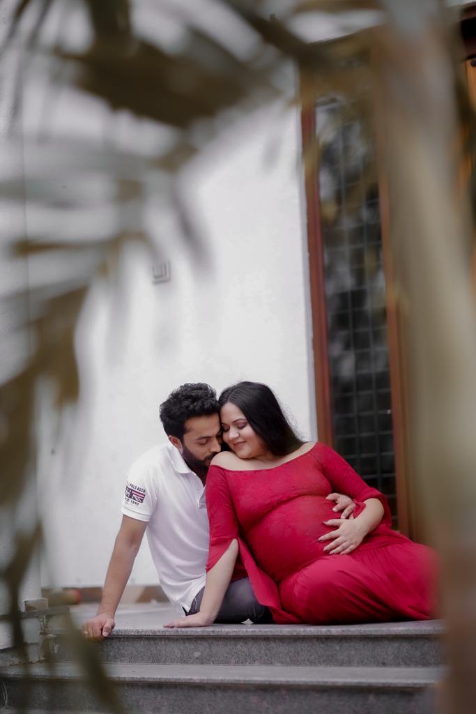 G223, Wine Red Floor Tuch Sleeves Maternity Shoot Trail Baby Shower Lycra Fit Gown, Size: All, Color: All