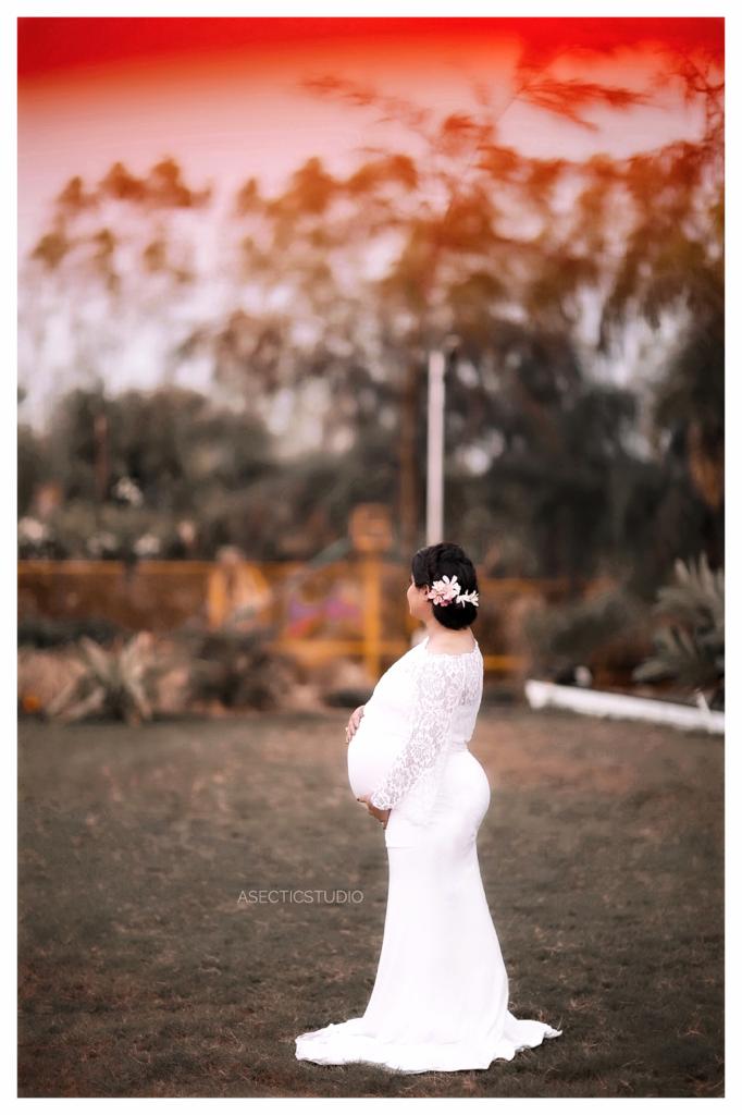 G308, White Os Full Sleeves Maternity Shoot Trail Baby Shower Gown, Size: All, Color: All