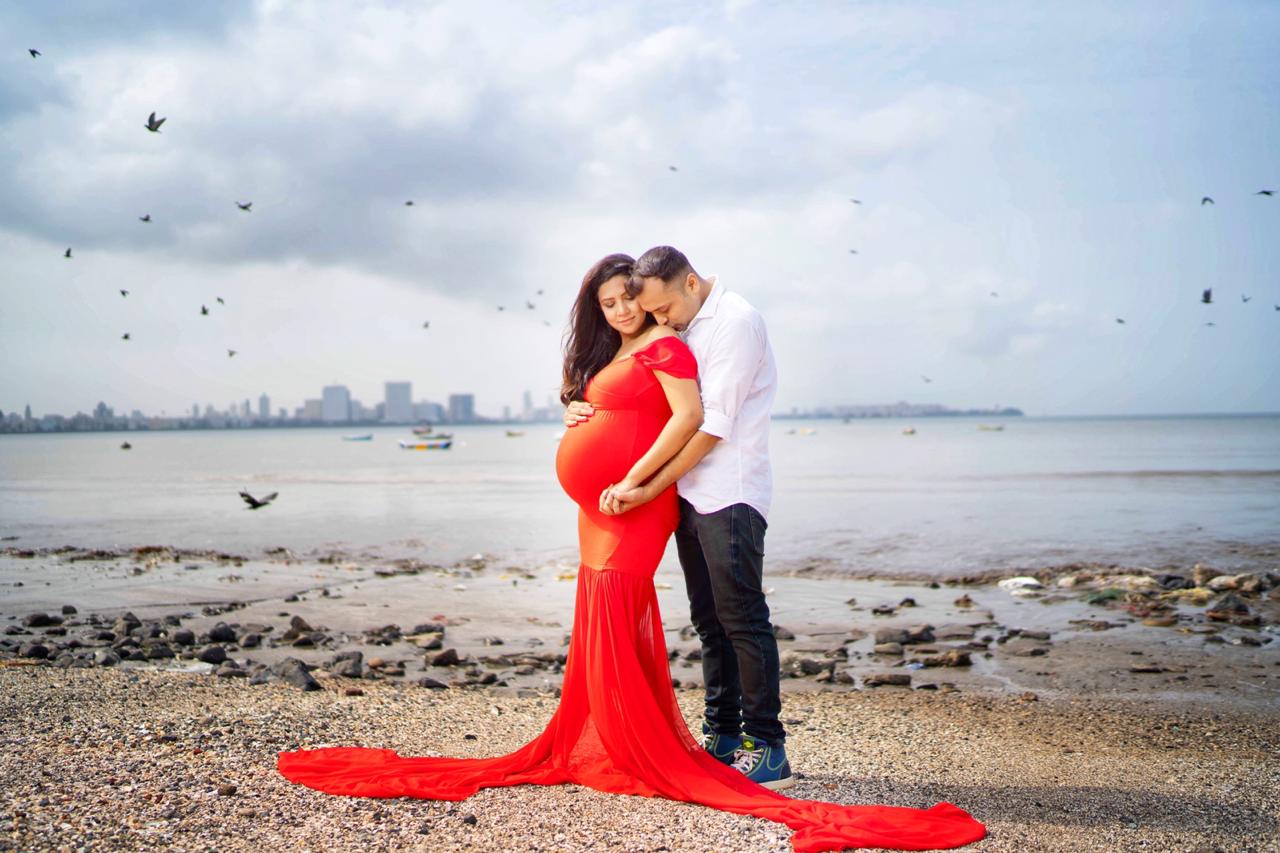 G215,Red Maternity Shoot Trail Baby Shower Lycra Body Fit Gown, Size: All, Color: All