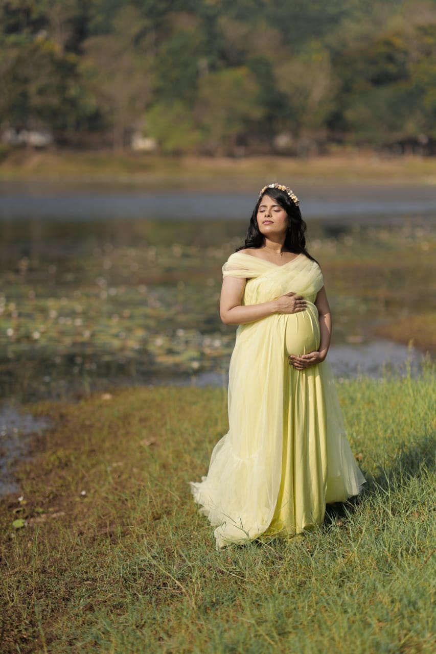 G55, Tea Green Ruffled Maternity Shoot Gown, Size: All, Color: All