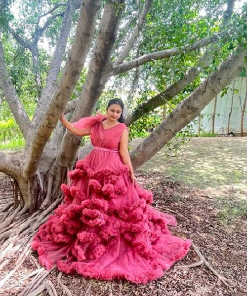 G878, Peach Ruffled Pre Wedding Shoot Gown, Size: All, Color: All