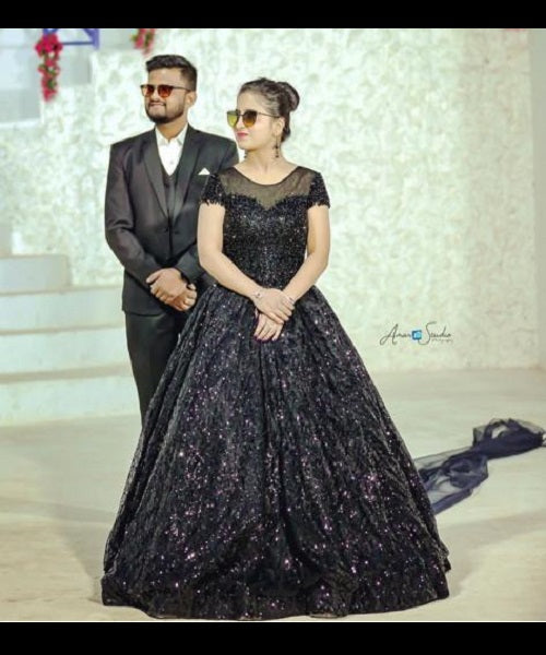 G946, Black Semi Off Shoulder Ball Gown, Size (XS-30 to XL-35)