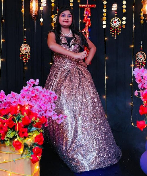G136, Luxury Gold And Silver Princess Evening Ball Gown, Size (XS-30 to L-38)
