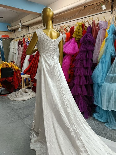 W324, White Satin Long Trail Prewedding Shoot Gown, Size: All, Color: All