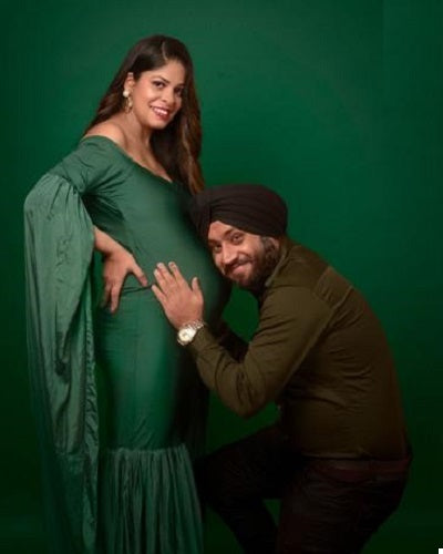 G281, Green Long Sleeves Trail Lycra Fit Gown, Size: All, Color: All