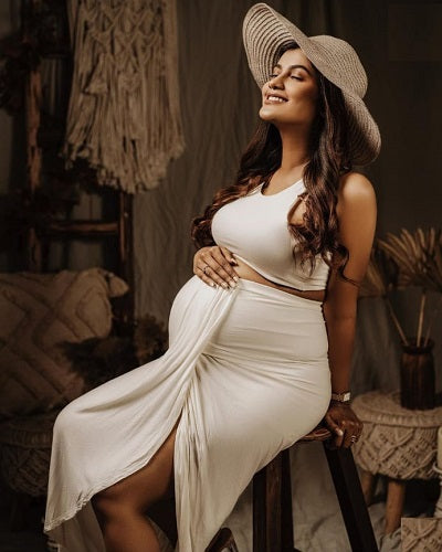 G479, White Body Fit Maternity Shoot Trail Gown Size: All, Color: All
