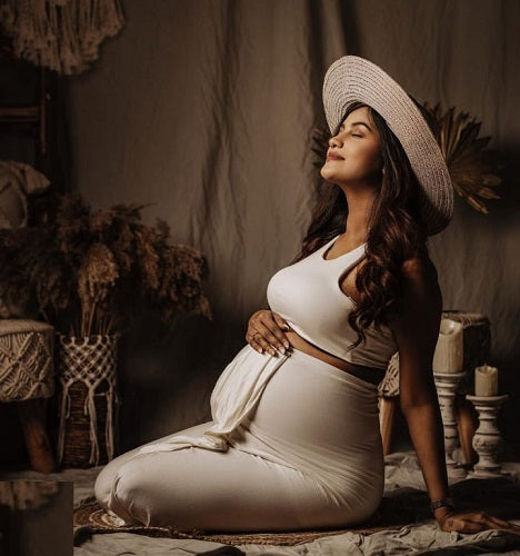 G479, White Body Fit Maternity Shoot Trail Gown Size: All, Color: All