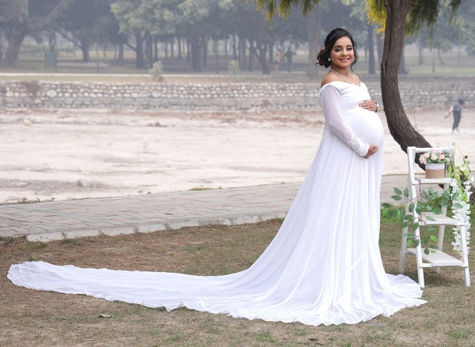 G444, White Trail Lycra Body Fit Maternity Gown, Size: All, Color: All