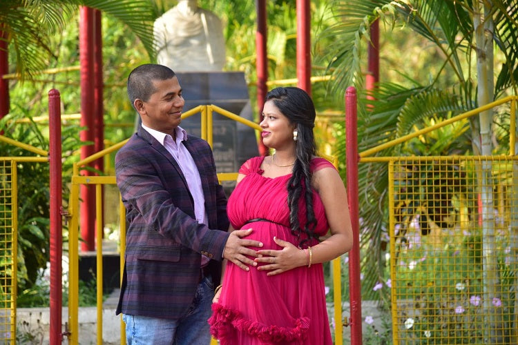 G648, Dark Magenta Puffy Maternity Shoot Baby Shower Trail Gown, Size: All, Color: All