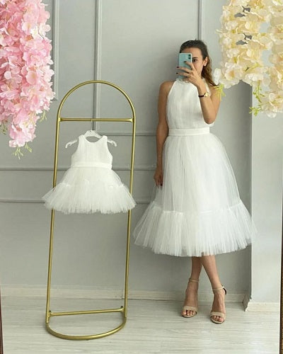 W664, White Ruffled Mother Daughter Shoot Gown, Size: All, Color: All