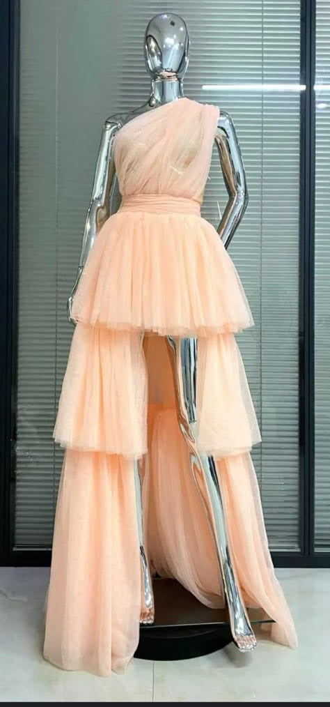 G1143, Peach TubeTop Front Short Frilled long Trail Shoot Gown Size (All)