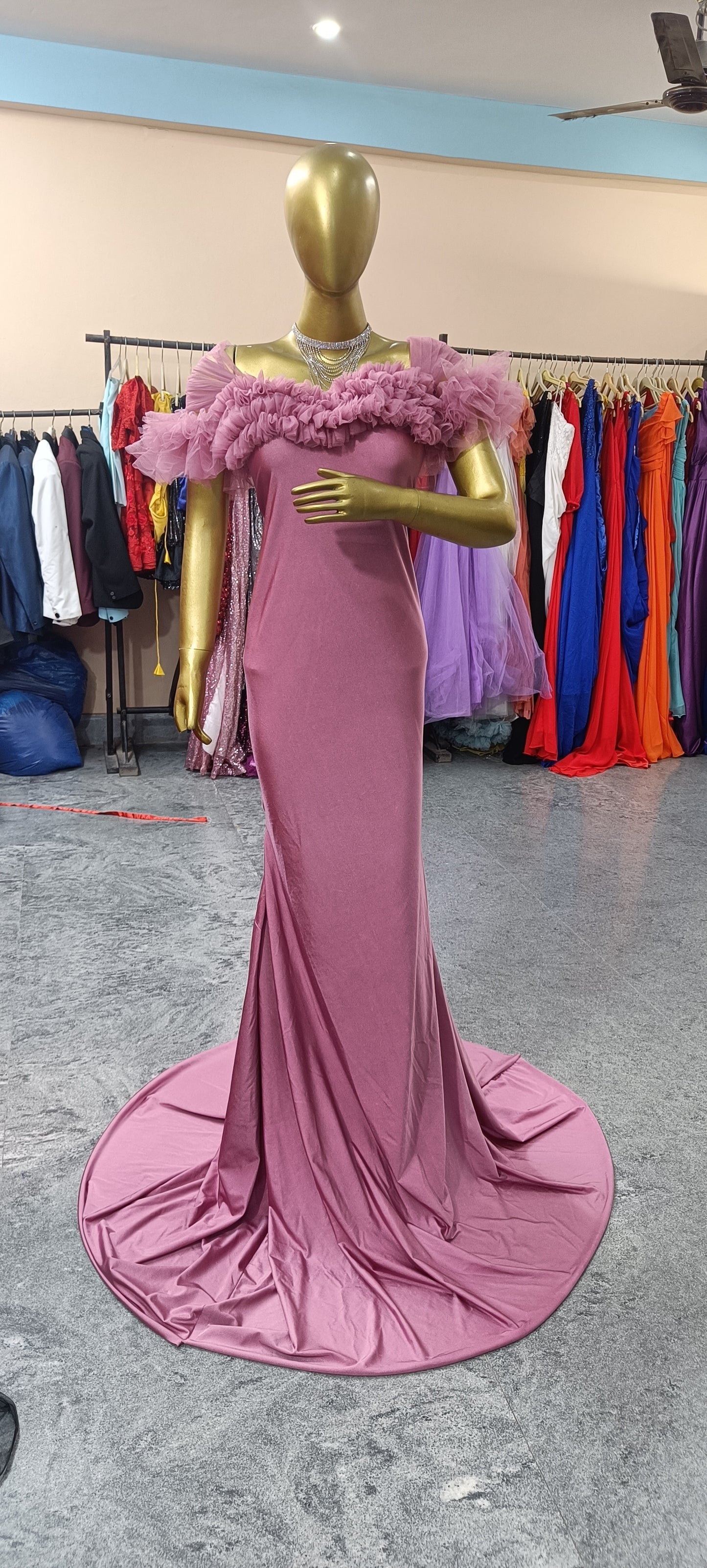G1121, Onion peach Body fit Maternity Shoot Trail Gown, Size (All) pp