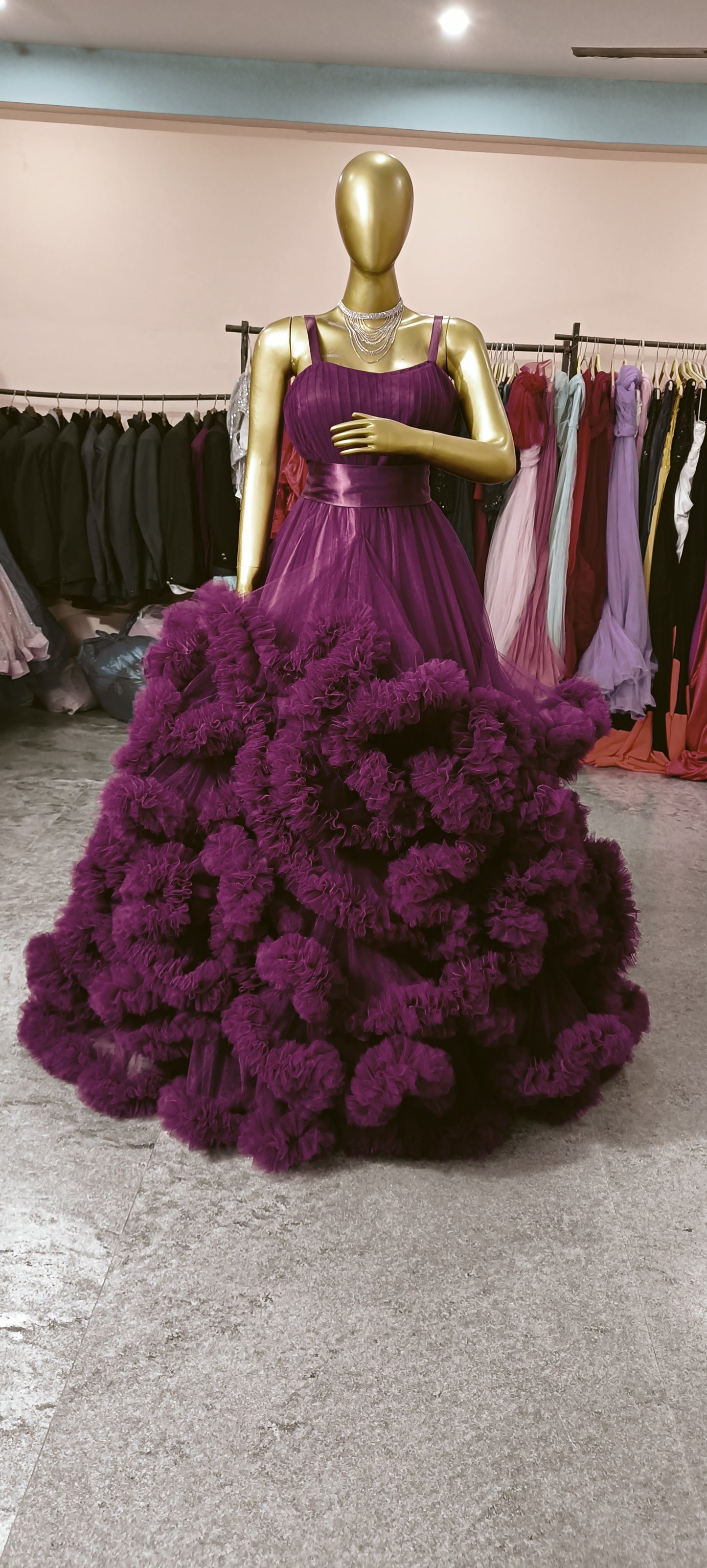 G406, Dark Purple Ruffled Frill Prewedding Shoot  Trail Gown, Size (All)pp