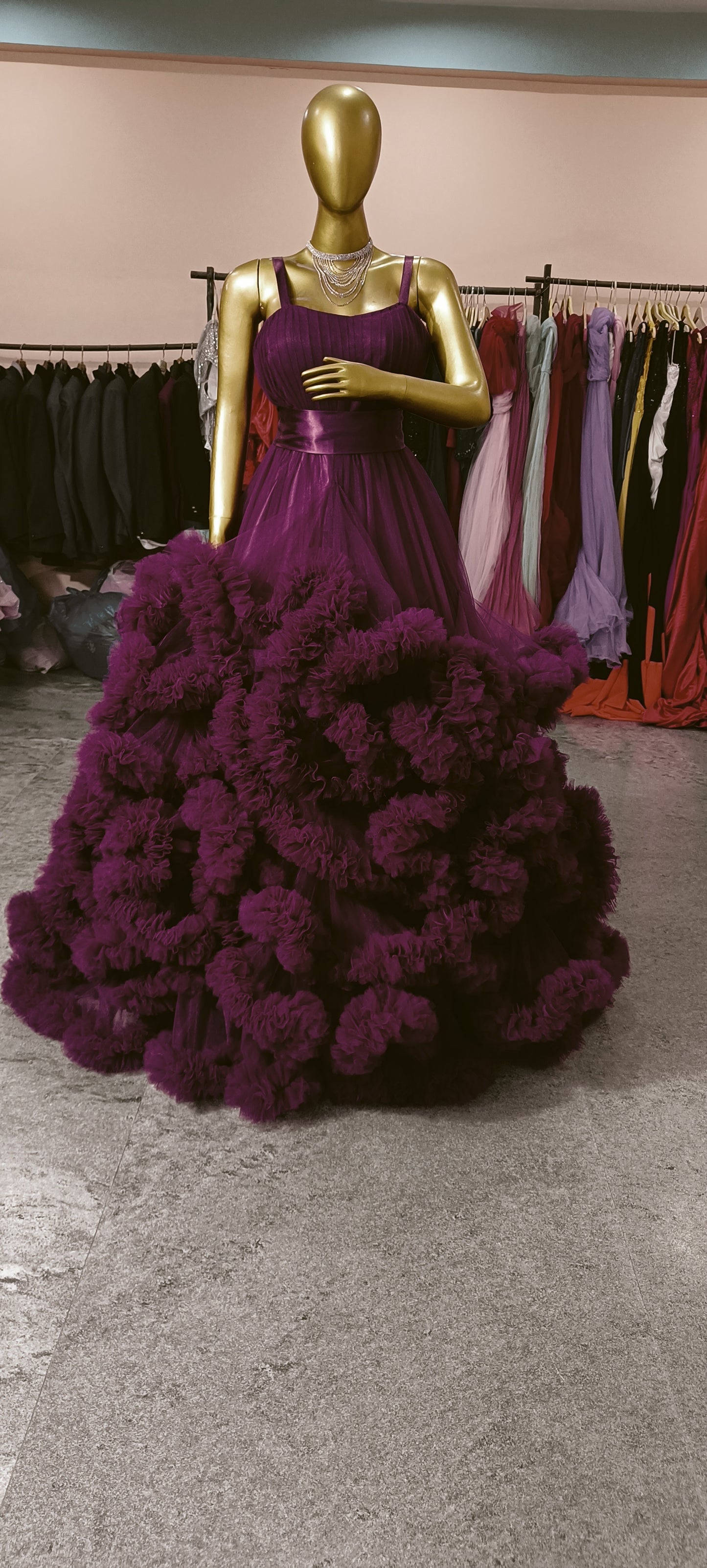 G406, Dark Purple Ruffled Frill Prewedding Shoot  Trail Gown, Size (All)pp