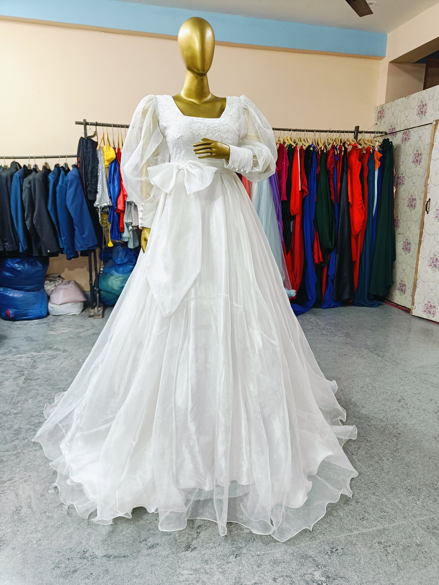 W260, White Organza  Trail Gown, Size: All, Color All