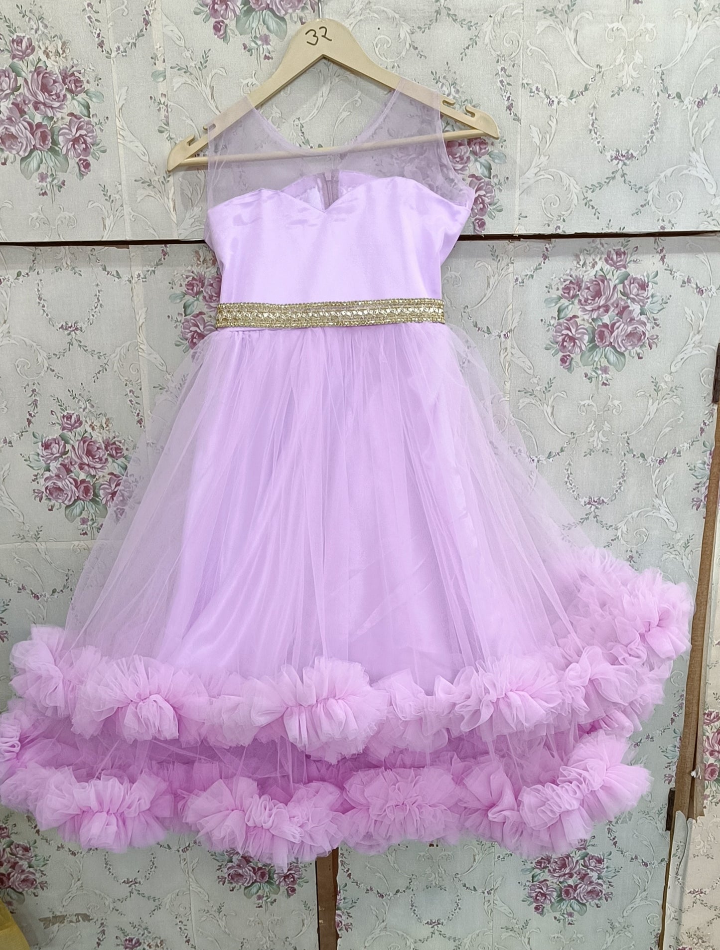 G2127, Pink frilled Mother Daughter Shoot Gown , (All Sizes)pp