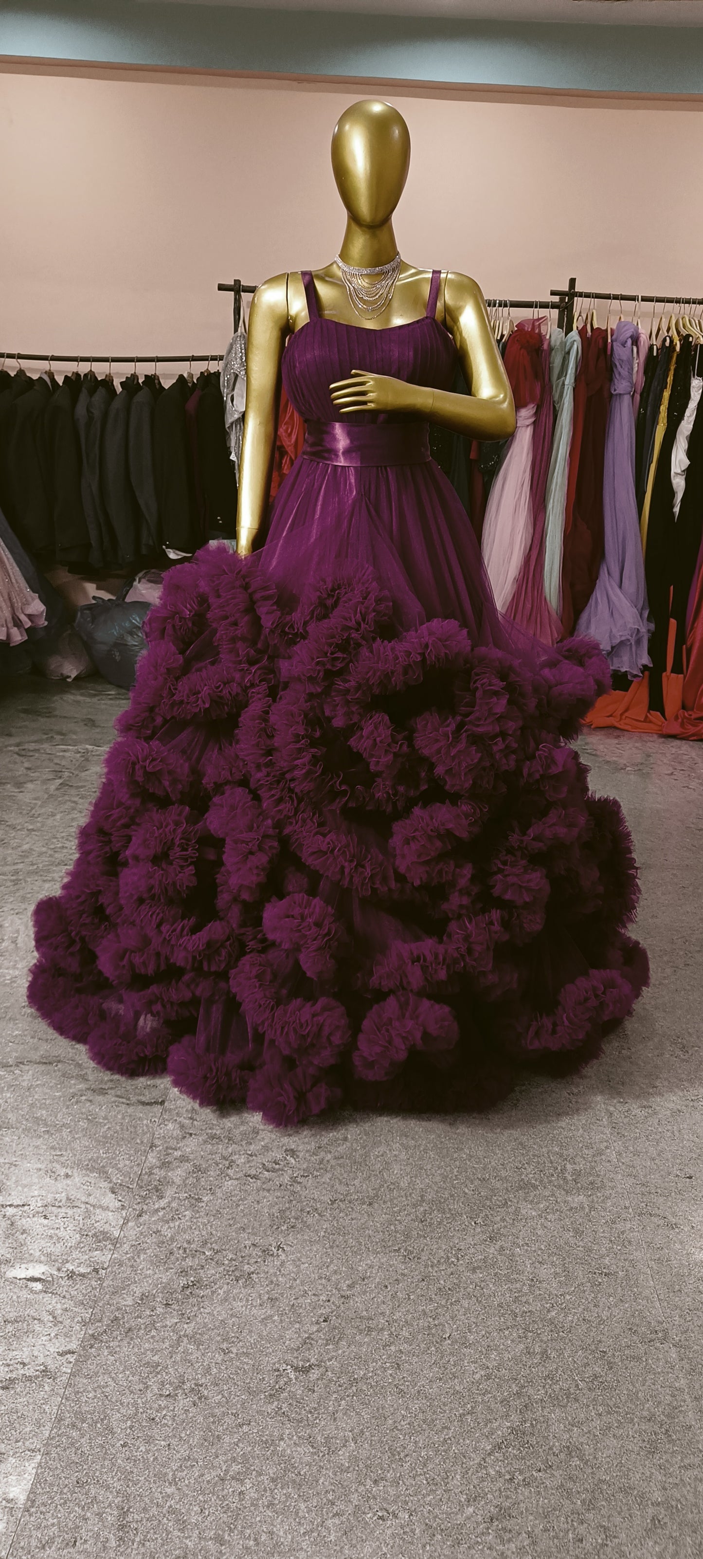 G406, Dark Purple Ruffled Frill Prewedding Shoot  Trail Gown, Size (All)pp