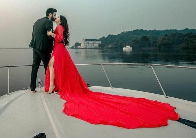G183 (5), Wine Half Sleeves Prewedding Shoot Infinity Long Trail Gown, –  Style Icon www.dressrent.in