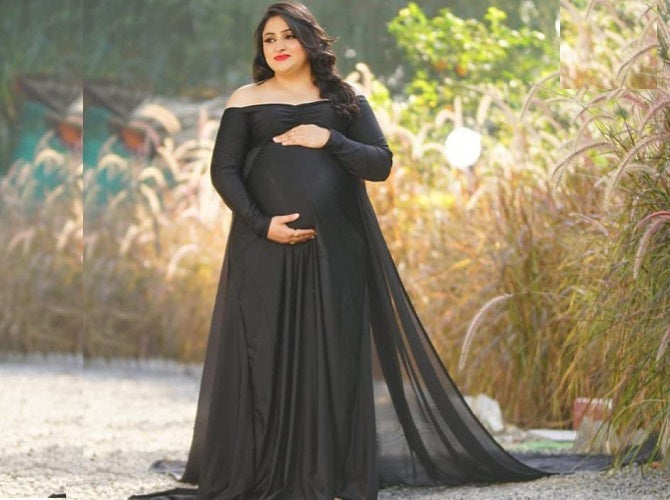 G4, Black Maternity shoot Baby Shower Lycra Body Fit Gown, Size: All, Color: All